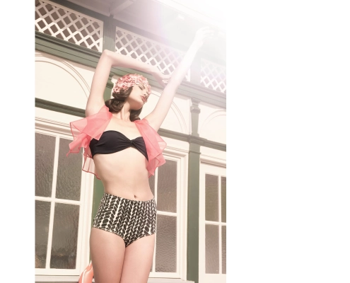 Hair & Make-up Styling: les chuchotements Femme by Kathrin Tollas