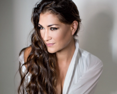 Hair & Make-up Styling: Shirley Amberg by Kathrin Tollas
